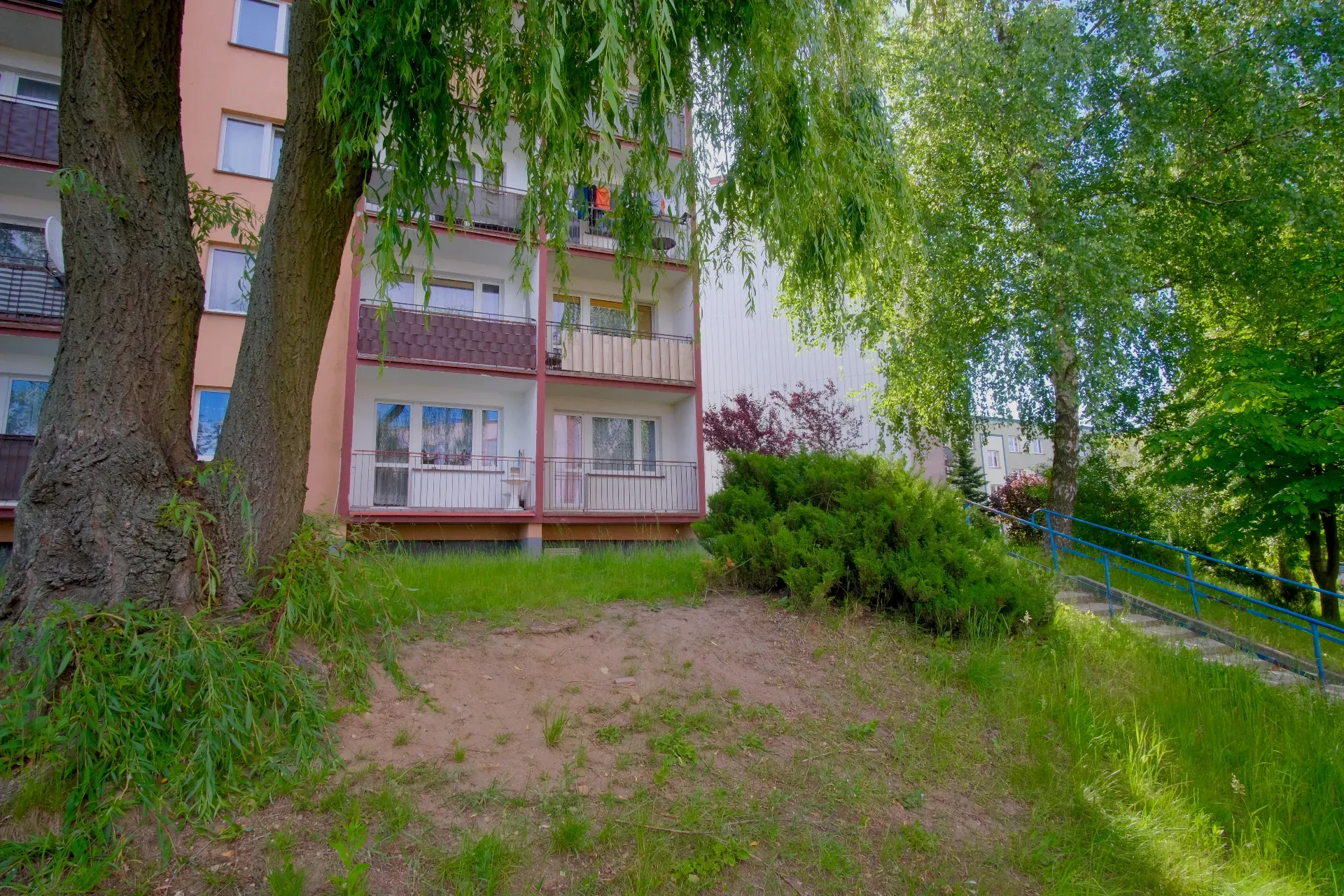 2 pokoje do remontu I oś.Przyjaźń 5