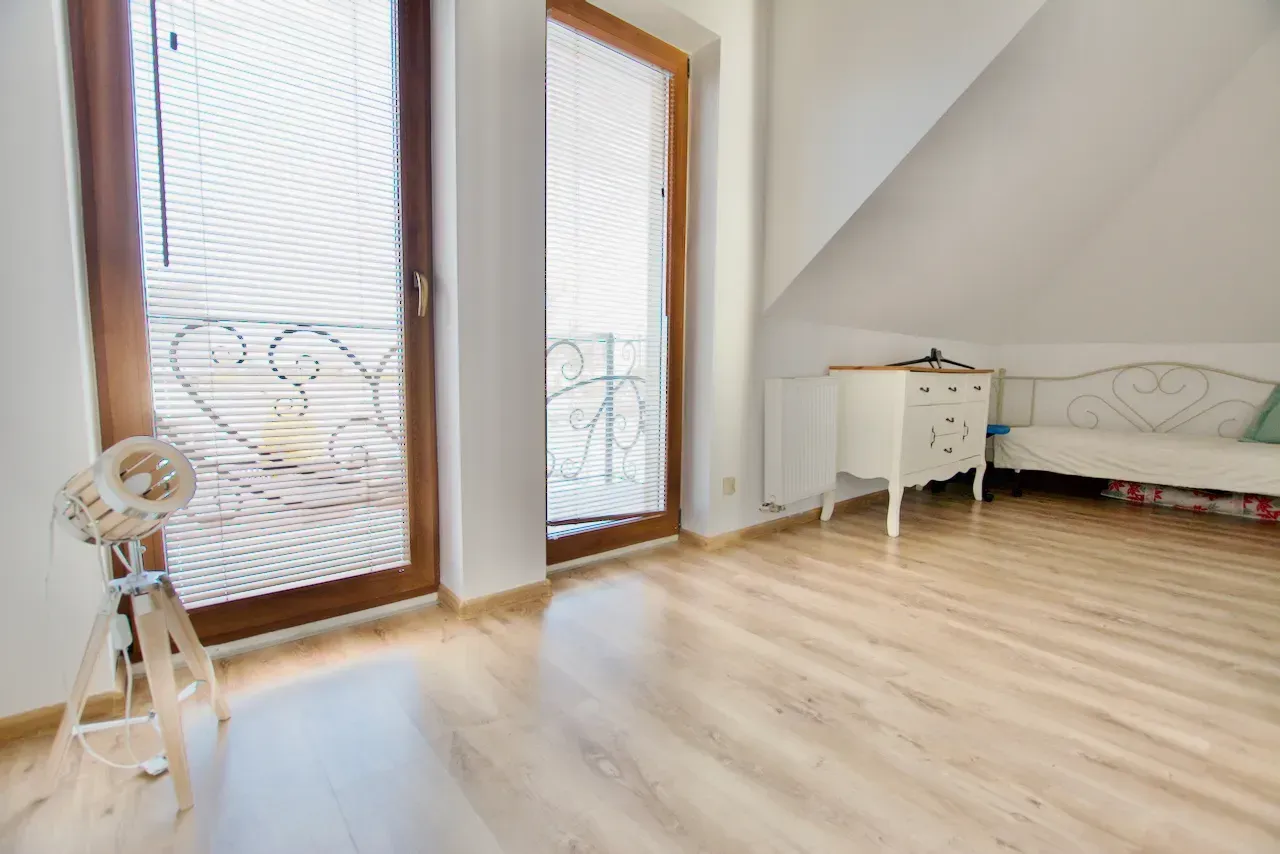 Elegancki dom w prestiżowej lokalizacji 15